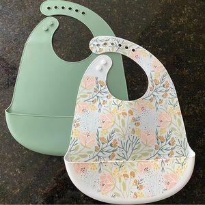 Modern Trendy Silicone Bibs